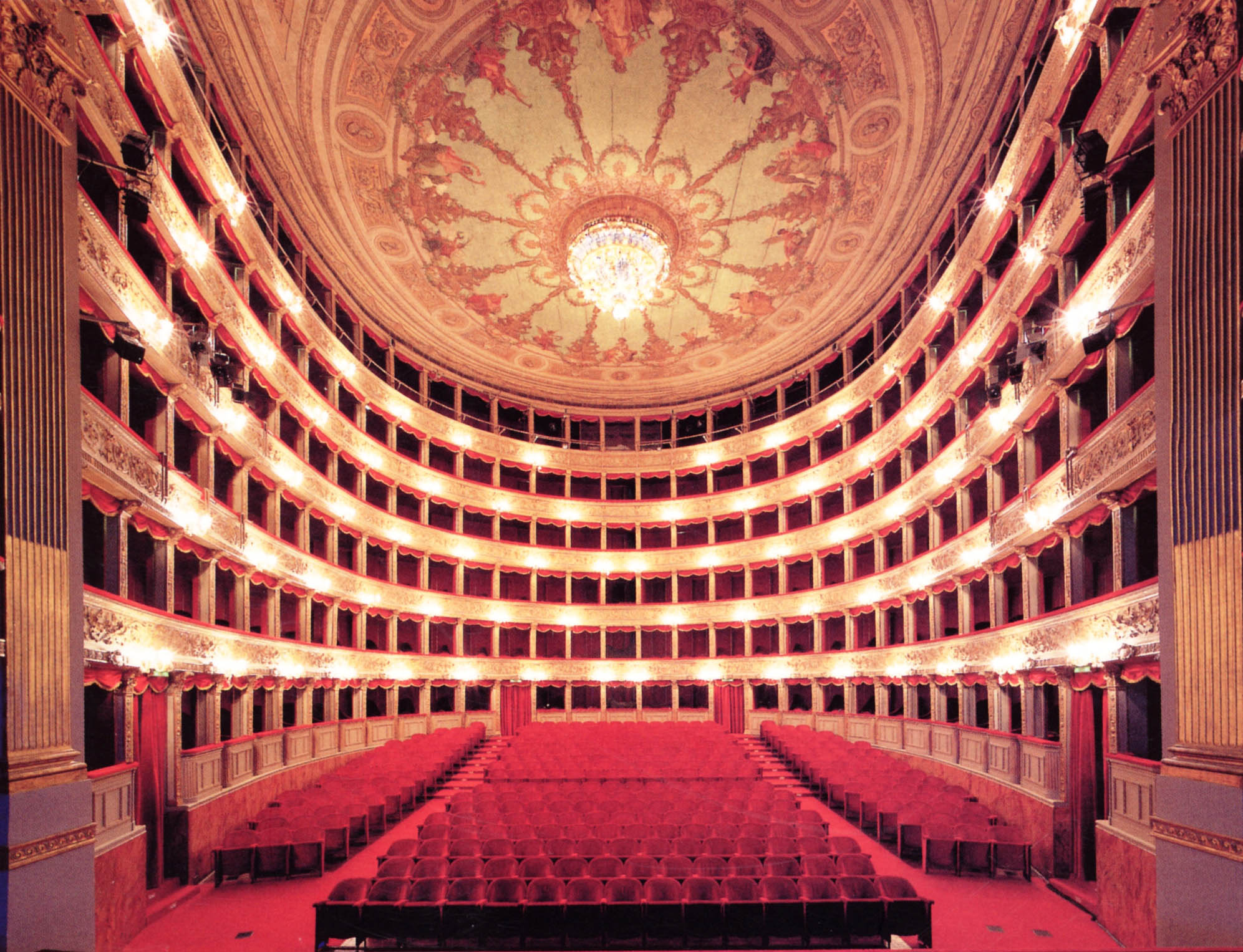 Театр 3 рим. Театр Арджентина в Риме. Театр Аргентина в Риме. Оперный театр в Риме. Teatro Opera Аргентина.